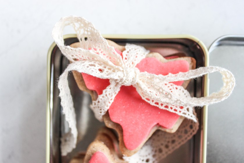Christmas spice cookies with fondant (2 of 8)
