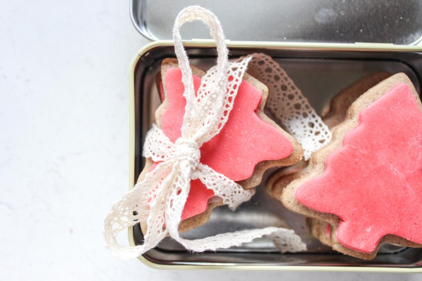 Christmas spice cookies with fondant (3 of 8)