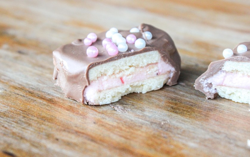 Valentine's day choc strawberry sandwiches (5 of 6)